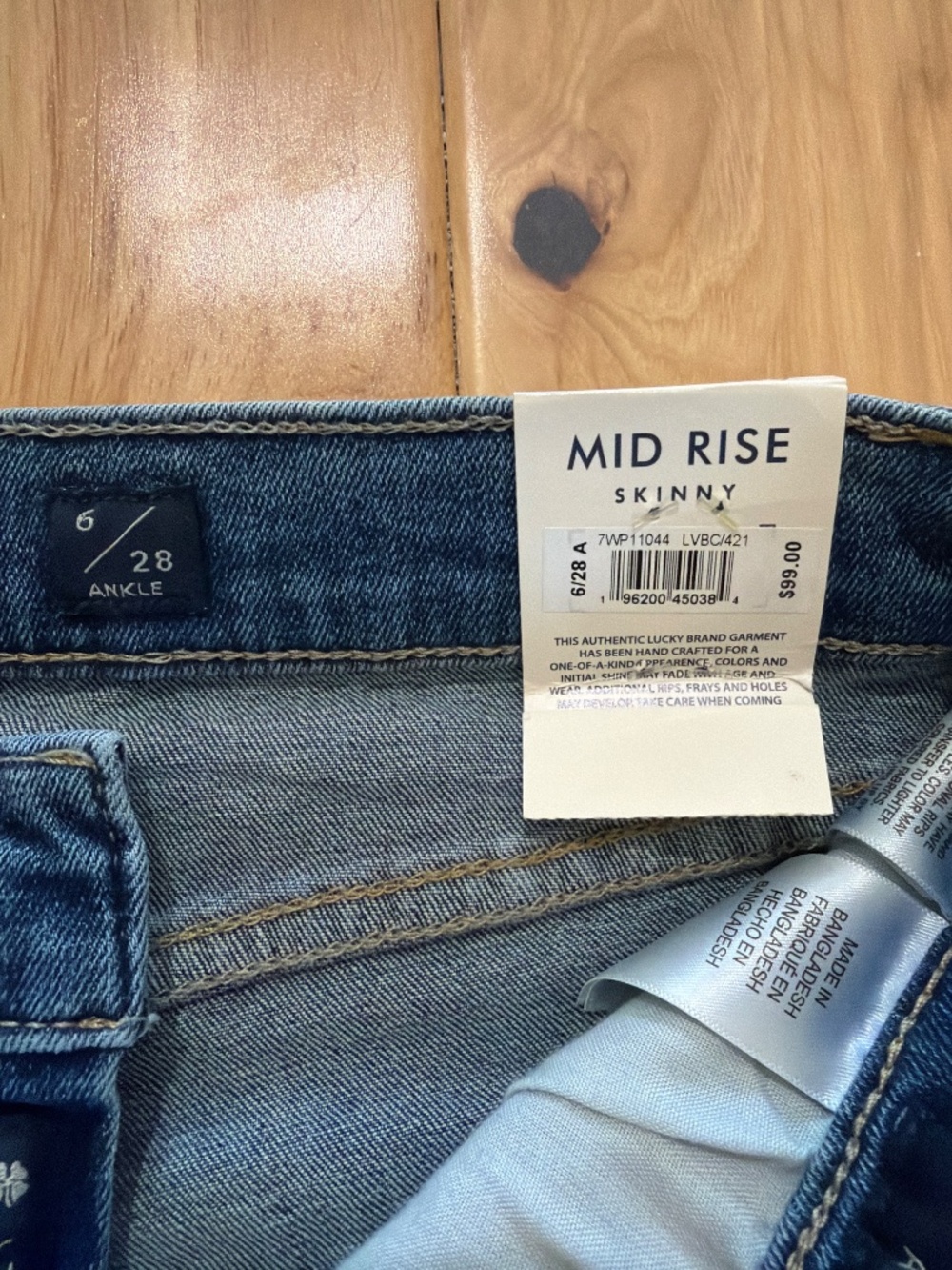 Lucky Brand Jeans - Picture 3 of 4